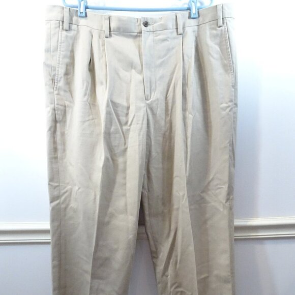 Eddie Bauer Mens Pants 42 x 30 Pleated Front Khaki Pants Wrinkle Resistant - Picture 1 of 7